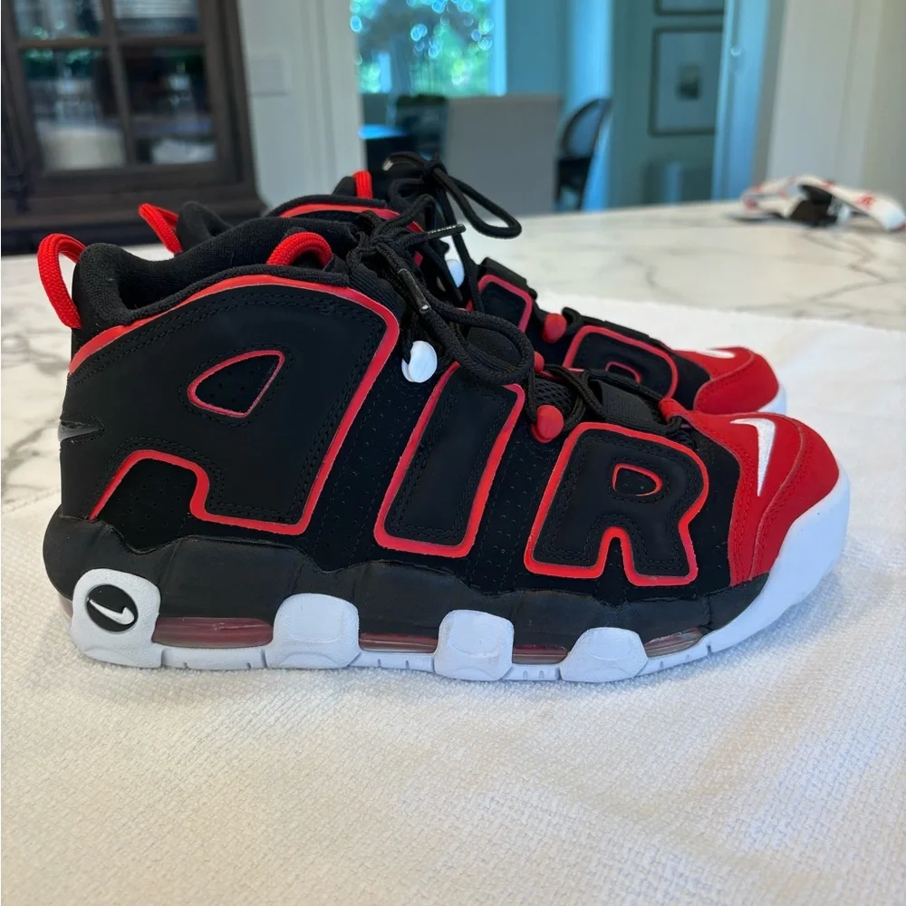 Nike Mens Air More Uptempo Black and Red Shoes - Picture 2 of 8